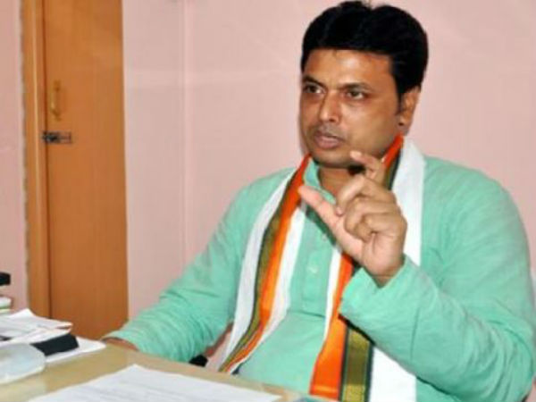 নখ উপড়ে নেওয়ার হুমকি