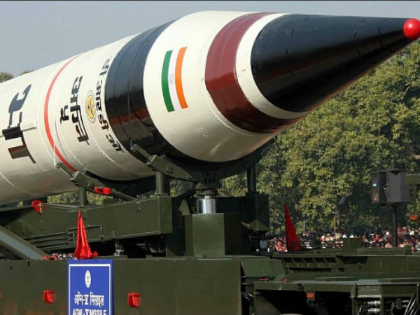 সেনার হাতে নতুন ক্ষেপণাস্ত্র সেনার হাতে নতুন ক্ষেপণাস্ত্র