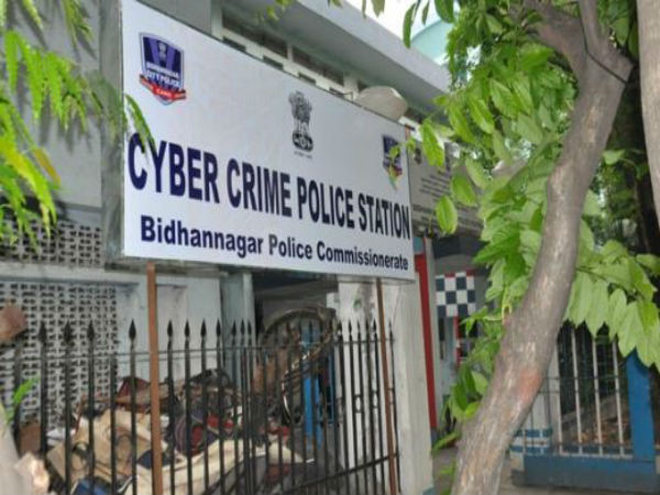 মেডিক্যালে ভর্তির নামে প্রতারণা! পুলিশ হেফাজতে অভিযুক্ত, জেনে নিন বিস্তারিত মেডিক্যালে ভর্তির নামে প্রতারণা! পুলিশ হেফাজতে অভিযুক্ত, জেনে নিন বিস্তারিত