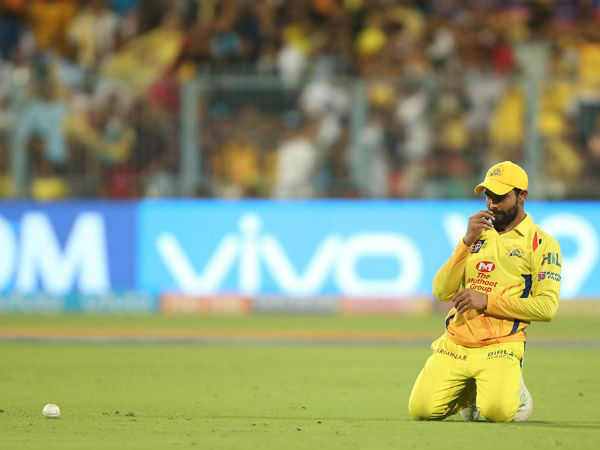 নারিনের ক্যাচ মিস করে ট্রোল্ড জাডেজা, বাদ গেলেন না ধোনিও নারিনের ক্যাচ মিস করে ট্রোল্ড জাডেজা, বাদ গেলেন না ধোনিও