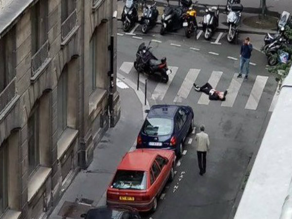 আততায়ী হামলায় ফের রক্তাক্ত প্যারিস, নিহত ২ আততায়ী হামলায় ফের রক্তাক্ত প্যারিস, নিহত ২