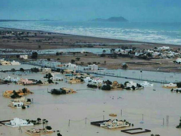 ওমানে মেকুনু-র দাপটে তিন বছরের বৃষ্টি এক দিনেই! ওমানে মেকুনু-র দাপটে তিন বছরের বৃষ্টি এক দিনেই!