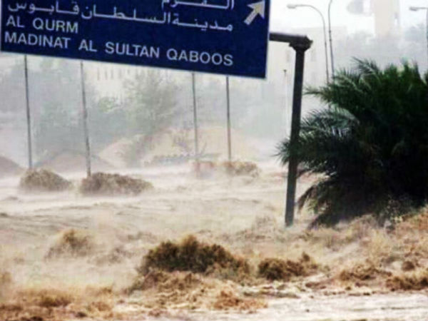 ওমানে মেকুনু-র দাপটে তিন বছরের বৃষ্টি এক দিনেই! ওমানে মেকুনু-র দাপটে তিন বছরের বৃষ্টি এক দিনেই!