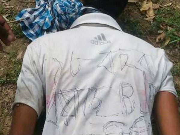 পুরুলিয়ার বলরমাপুরের সুপুরডিতে বিজেপি কর্মী ত্রিলোচন মাহাত খুনের ঘটনায় সিবিআই তদন্তের দাবি করলেন বিজেপি নেতা রাহুল সিনহা। বুধবার সকালে জঙ্গল থেকে ত্রিলোচনের দেহ উদ্ধার করা হয়। জঙ্গলে যেখানে ত্রিলোচনের দেহ পড়ে ছিল, তার পাশে একটি হুমকি পোস্টার পাওয়া গিয়েছে। উপুর হয়ে থাকা দেহের পিছনে গেঞ্জিতে পেন দিয়ে লেখা, ১৮ বছর বয়সে বিজেপি রাজনীতি। রাহুল সিনহা-সহ স্থানীয় বিজেপি নেতৃত্বের অভিযোগ, বিজেপির উত্থানে ভীত হয়েই এই খুন করিয়েছে তৃণমূল। যারা পুরুলিয়াকে বিজেপি মুক্ত করবে বলছে, তারাই এই খুনের সঙ্গে যুক্ত। বলেছেন রাহুল সিনহা। যদিও স্থানীয় তৃণমূল নেতৃত্ব এই অভিযোগ অস্বীকার করেছে। তাদের দাবি, নির্বাচনী ফলাফল নিয়ে অতি উৎসাহী বিজেপি কর্মীরা নিজেরাই খুনোখুনিতে জড়িয়ে পড়েছে। তাদের তরফে এই ঘটনার সিআইডি তদন্তের দাবি করা হয়েছে। মঙ্গলবার বিকেলে হাটে সবজি বিক্রি করতে গিয়েছিল ত্রিলোচন। পরিবারের অভিযোগ, মঙ্গলবার বিকেল ৫ টা নাগাদ ত্রিলোচন বাড়িতে ফোন করেছিল। সে সময় রাস্তায় বাধা পাওয়ার কথা জানিয়েছিল সে। রাতে আর বাড়ি ফেরেলনি সে। বুধবার সকালে জঙ্গলে দেহ পড়ে থাকতে দেখে খবর দেওয়া হয় বলরামপুর থানায়। পুলিশ গিয়ে দেহ ময়নাতদন্তে পাঠায়। পুরুলিয়ার বলরমাপুরের সুপুরডিতে বিজেপি কর্মী ত্রিলোচন মাহাত খুনের ঘটনায় সিবিআই তদন্তের দাবি করলেন বিজেপি নেতা রাহুল সিনহা। বুধবার সকালে জঙ্গল থেকে ত্রিলোচনের দেহ উদ্ধার করা হয়। জঙ্গলে যেখানে ত্রিলোচনের দেহ পড়ে ছিল, তার পাশে একটি হুমকি পোস্টার পাওয়া গিয়েছে। উপুর হয়ে থাকা দেহের পিছনে গেঞ্জিতে পেন দিয়ে লেখা, ১৮ বছর বয়সে বিজেপি রাজনীতি। রাহুল সিনহা-সহ স্থানীয় বিজেপি নেতৃত্বের অভিযোগ, বিজেপির উত্থানে ভীত হয়েই এই খুন করিয়েছে তৃণমূল। যারা পুরুলিয়াকে বিজেপি মুক্ত করবে বলছে, তারাই এই খুনের সঙ্গে যুক্ত। বলেছেন রাহুল সিনহা। যদিও স্থানীয় তৃণমূল নেতৃত্ব এই অভিযোগ অস্বীকার করেছে। তাদের দাবি, নির্বাচনী ফলাফল নিয়ে অতি উৎসাহী বিজেপি কর্মীরা নিজেরাই খুনোখুনিতে জড়িয়ে পড়েছে। তাদের তরফে এই ঘটনার সিআইডি তদন্তের দাবি করা হয়েছে। মঙ্গলবার বিকেলে হাটে সবজি বিক্রি করতে গিয়েছিল ত্রিলোচন। পরিবারের অভিযোগ, মঙ্গলবার বিকেল ৫ টা নাগাদ ত্রিলোচন বাড়িতে ফোন করেছিল। সে সময় রাস্তায় বাধা পাওয়ার কথা জানিয়েছিল সে। রাতে আর বাড়ি ফেরেলনি সে। বুধবার সকালে জঙ্গলে দেহ পড়ে থাকতে দেখে খবর দেওয়া হয় বলরামপুর থানায়। পুলিশ গিয়ে দেহ ময়নাতদন্তে পাঠায়।