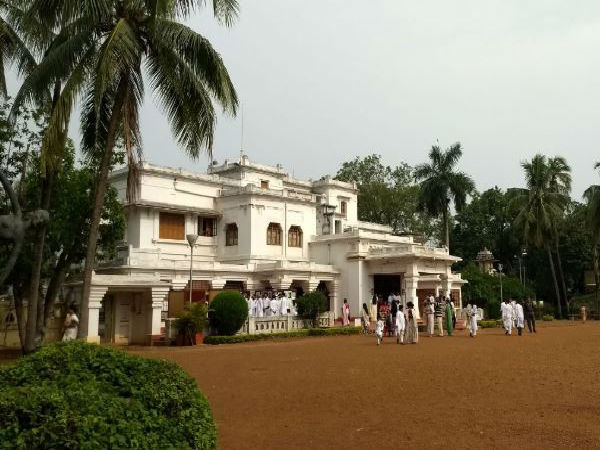 রাজ্যব্যাপী রবীন্দ্রনাথ ঠাকুরের ১৫৮ তম জন্মদিন পালন