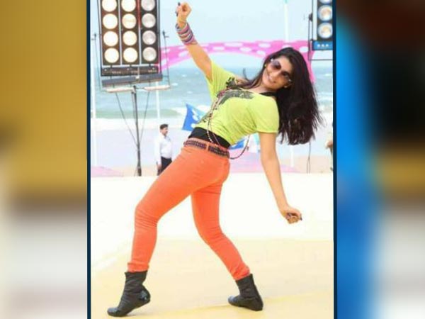 কুমারস্বামী ও রাধিকা-দু'জনেরই এটি ছিল দ্বিতীয় বিয়ে কুমারস্বামী ও রাধিকা-দু'জনেরই এটি ছিল দ্বিতীয় বিয়ে