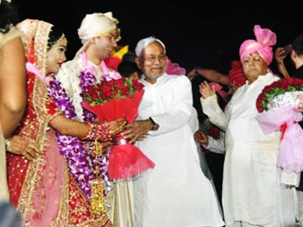 রয়াল ওয়েডিং-এর আগেই রাজকীয় বিয়ে! রয়াল ওয়েডিং-এর আগেই রাজকীয় বিয়ে!