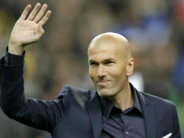 আগেও সরেছিলেন