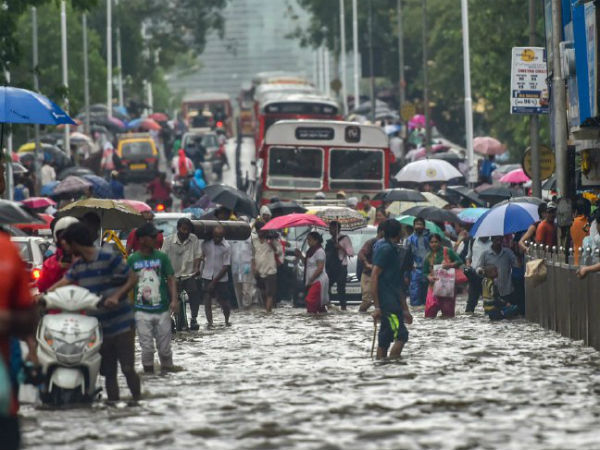 কোলাবায় ব্যাপক বৃষ্টিপাত 