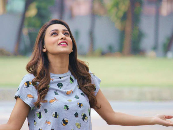 মিমি চক্রবর্তী মিমি চক্রবর্তী