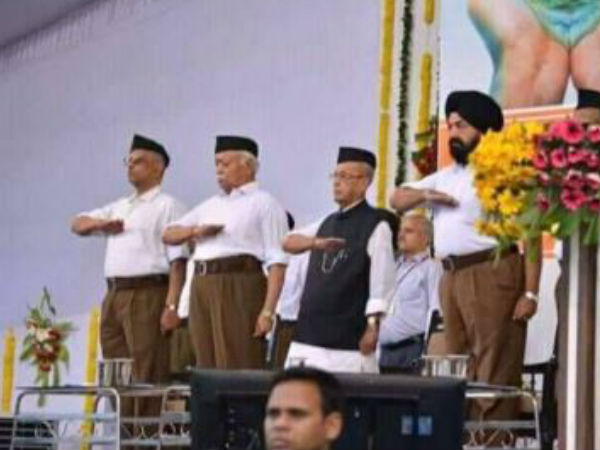 ঠিক যেরকম আশঙ্কা করেছিলেন শর্মিষ্ঠা মুখার্জি, বাস্তবেও ঘটলো তাই। বৃহস্পতিবারই আরএসএস-এর এক কর্মসূচীতে প্রধান অতিথি হিসেবে গিয়েছিলেন প্রাক্তন রাষ্ট্রপতি প্রণব মুখোপাধ্যায়। কয়েক ঘন্টা যেতে না যেতেই সেই সভায় তাঁর একটি ছবি ভাইরাল হল ইন্টারনেটে। ছবিতে দেখা যাচ্ছে আরএসএস-এর বাদামী টুপি মাথায় প্রণব বাবু আরএসএস কায়দায় স্যালুট করছেন। বলা বাহুল্য এররকম কিছু করেননি প্রণব। ছবিটি আসল ছবির উপর সুপার ইমপোজ করে বানানো। বরং আরএসএস-এর মঞ্চ থেকেই বিজেপির সংকীর্ণ রাজনীতির সমালোচনা করেন তিনি। দৃঢ় কন্ঠে জানান, এক ভাষা, এক ধর্ম বা এক জাতি নয়, ভারতের জাতীয়তাবাদের ভিত্তি বহুত্ববাদ ও সহিষ্ণুতা। কিন্তু তাঁর সেই বক্তৃতা ভুলে ইন্টারনেট মেতে আছে প্রণবের স্যালুট করার ভূয়ো ছবি নিয়েই। শুক্রবার এই ছবিটি শেয়ার করে প্রণব কন্যা তথা কংগ্রেস নেত্রী শর্মিষ্ঠা মুখার্জী বলেন, তিনি ঠিক এই ভয়টাই পাচ্ছিলেন। জানান, বিজেপি ও আরএসএস-এর ডার্টি ট্রিক ডিপার্টমেন্ট এভাবেই প্রণবকে কলুষিত করে নিজেদের উগ্র হিন্দুত্বের রাজনীতির কাজে লাগাবে বলেই তিনি সতর্ক করেছিলেন তাঁরা বাবাকে। আরও একটি টুইটে শর্মিষ্ঠা জানান, এই ছবি বিতর্কের ঘটনা থেকেই প্রণববাবু বুঝতে পারবেন আরএসএস-এর সভায় গিয়ে তিনি কত বড় ভুল করেছেন। তিনি বলেন, প্রণব মুখোপাধ্যায় যে আরএসএস-এর সভায় গিয়ে তাদের বুলি আওড়াবেন না, তা আরএসএস-ও জানত। কিন্তু তাঁর আরএসএস-এর সদর দফতরে আসা ও বক্তৃতা দেওয়ার যে ছবি ও ভিডিও থাকবে, তা নিয়ে নোংরা খেলা চলবে আরএসএস-বিজেপির। আজ যেভাবে ছবিটি বিকৃত করা হয়েছে, সেভাবেই ভবিষ্যতেও করা হবে। বস্তুত প্রণববাবুর আরএসএস-এর মঞ্চে আসা অপছন্দ ছিল কংগ্রেস হাইকমান্ডেরও। আহমেদ প্যাটেল বলেছিলেন, প্রণবদার কাছ থেকে এরকমটা আশা করেননি। প্রণবের কন্যা তথা শর্মিষ্ঠা মুখোপাধ্যায়ও একাধিক টুইট করে বাবাকে আরএসএস দফতরে যাওয়ার বিপদ নিয়ে সাবধান করেছিলেন। বলেছিলেন, প্রণবের বক্তৃতা সবাই ভুলে যাবে। কিন্তু তার যাওয়ার ছবি-ভিডিওগুলোই রয়ে যাবে। আজকের ঘটনা কিন্তু তাঁর আশঙ্কাকেই সত্যি বলে প্রমাণ করলো। 