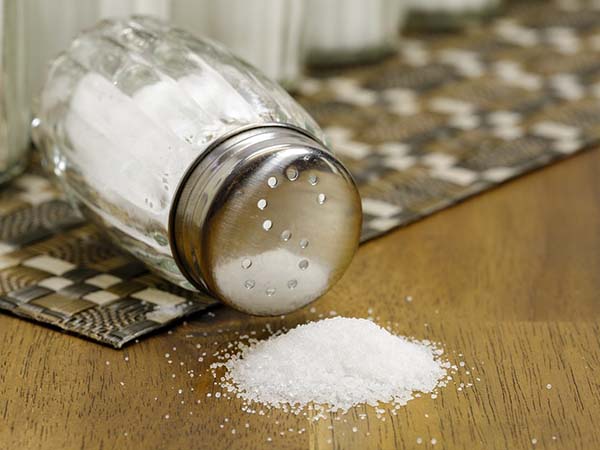 গৃহশান্তিতে নুন 