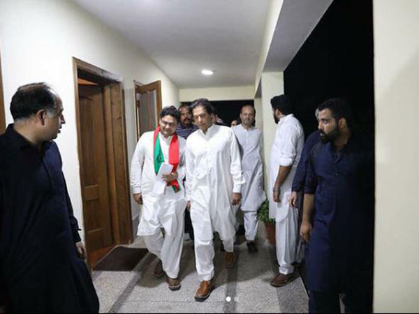 লক্ষ্যে না পৌঁছনো পর্যন্ত থামতে জানেন না ইমরান 