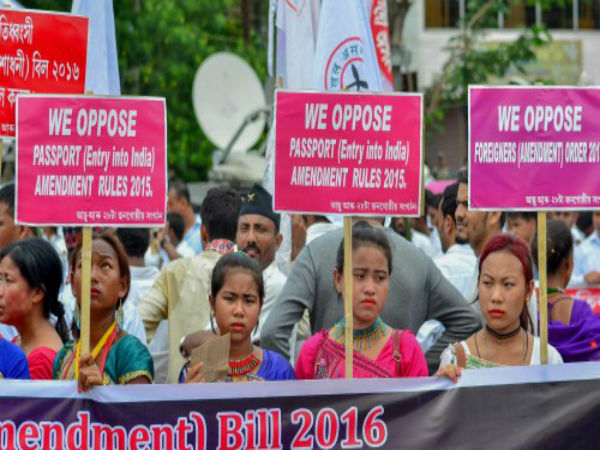 বিদেশি সনাক্তকরণ ইস্যু! বিপাকে অসমকে ভারতের সঙ্গে রাখার অন্যতম কারিগরের পরিবার বিদেশি সনাক্তকরণ ইস্যু! বিপাকে অসমকে ভারতের সঙ্গে রাখার অন্যতম কারিগরের পরিবার