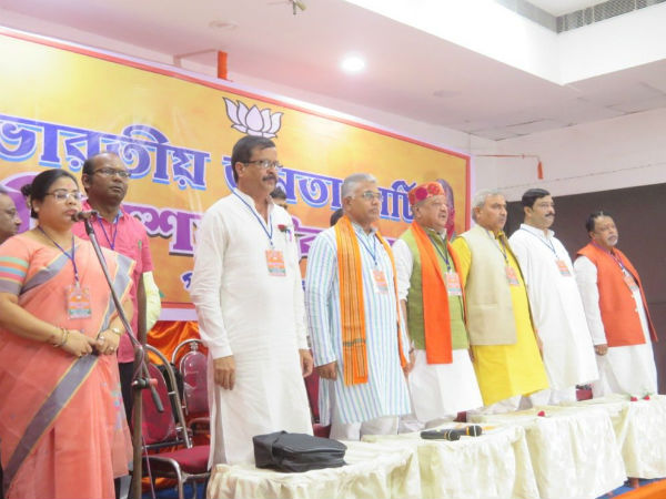 মোদীর সভায় কোন জেলা থেকে কত সমর্থক, তথ্য দিতে না পেরে তোপের মুখে দিলীপরা