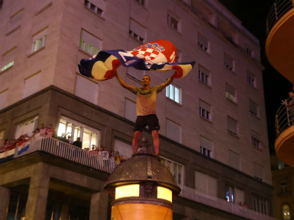 ‘চ্যাম্পিয়ন’ ক্রোয়েশিয়াকে জাঁকজমক ভাবে স্বাগত জানলেন ক্রোটরা