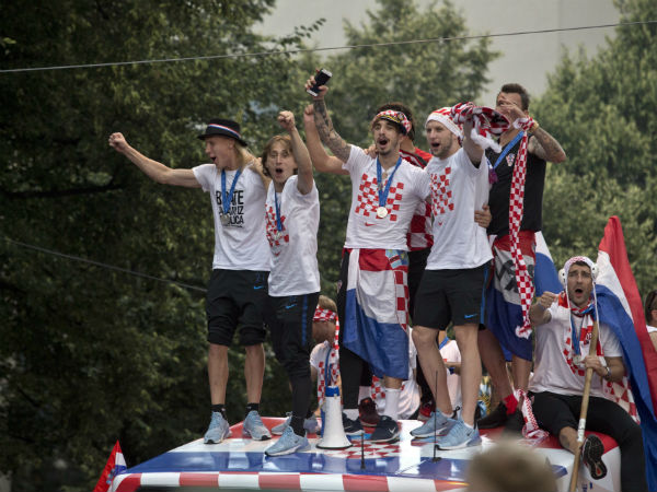 ‘চ্যাম্পিয়ন’ ক্রোয়েশিয়াকে জাঁকজমক ভাবে স্বাগত জানলেন ক্রোটরা