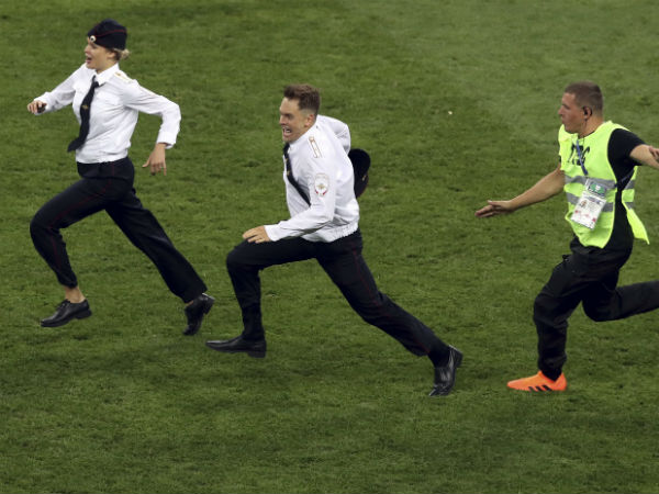 বিশ্বকাপের শেষ দিনে বিতর্কে জড়াল রাশিয়া বিশ্বকাপের শেষ দিনে বিতর্কে জড়াল রাশিয়া