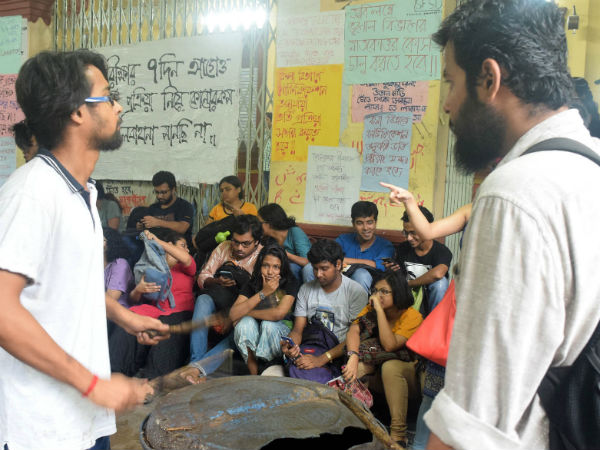 ৩০ ঘণ্টা পর ঘেরাও মুক্ত যাদবপুর বিশ্ববিদ্যালয়, তবে প্রবেশিকা-জট আরও জটিল 