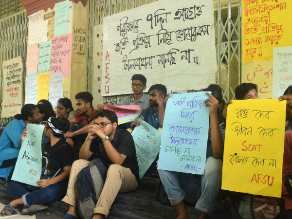৩০ ঘণ্টা পর ঘেরাও মুক্ত যাদবপুর বিশ্ববিদ্যালয়, তবে প্রবেশিকা-জট আরও জটিল 