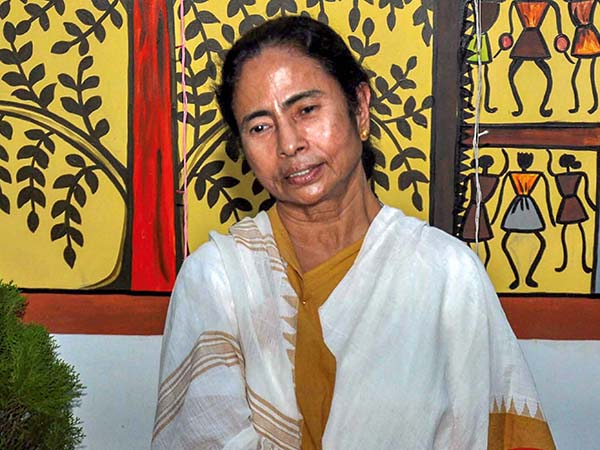 অসমের ঘটনায় ছেড়ে কথা বলবেন না, সাংসদদের দল পাঠাচ্ছেন মমতা অসমের ঘটনায় ছেড়ে কথা বলবেন না, সাংসদদের দল পাঠাচ্ছেন মমতা