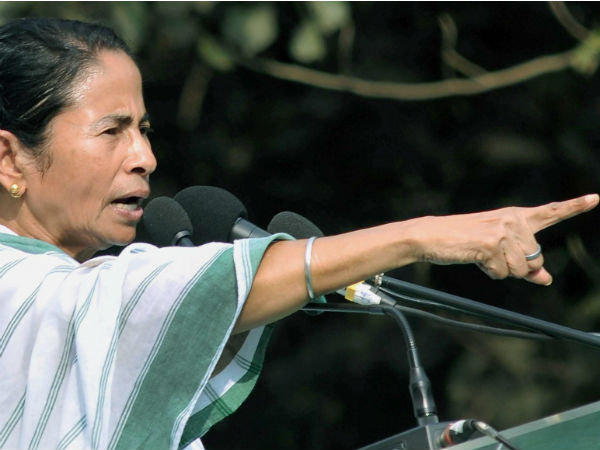 ‘মাদার’কেও রেয়াত করছে না বিজেপি, শিশুপাচার-কাণ্ডে সন্ন্যাসিনী গ্রেফতারে সরব মমতা ‘মাদার’কেও রেয়াত করছে না বিজেপি, শিশুপাচার-কাণ্ডে সন্ন্যাসিনী গ্রেফতারে সরব মমতা