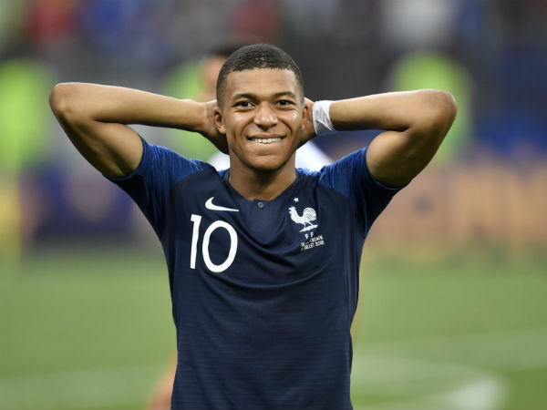 বিশ্বকাপের শেষ দিনে বিতর্কে জড়াল রাশিয়া বিশ্বকাপের শেষ দিনে বিতর্কে জড়াল রাশিয়া