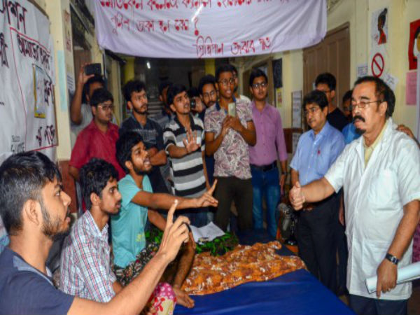 আন্দোলনকারী চিকিৎসক ছাত্রদের দাবি
