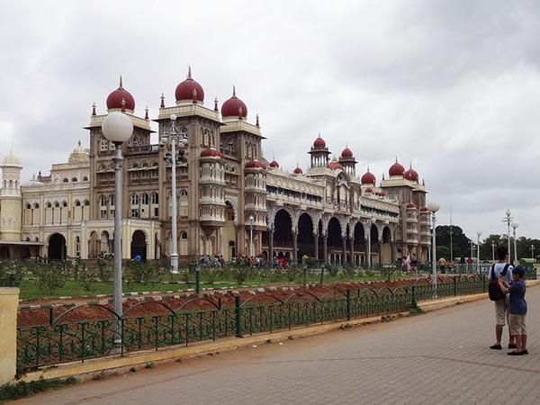 বেড়ানোর জায়গা 