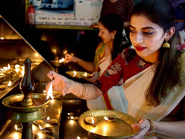 তৃক্কাকারা মন্দিরে যে উৎসবগুলি পালিত হয় তৃক্কাকারা মন্দিরে যে উৎসবগুলি পালিত হয়