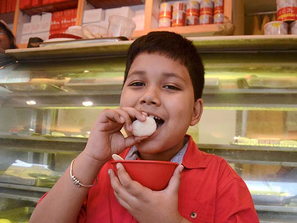 স্পঞ্জ রসগোল্লা স্পঞ্জ রসগোল্লা