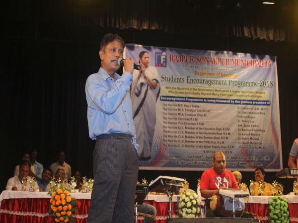 পুরপ্রধানের সঙ্গীত পরিবেশন পুরপ্রধানের সঙ্গীত পরিবেশন