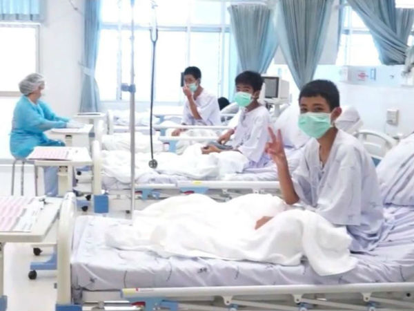 জনসমক্ষে এল থাইল্যান্ডের সেই ১৩ জন জনসমক্ষে এল থাইল্যান্ডের সেই ১৩ জন