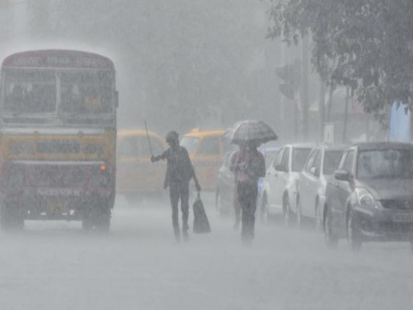 আন্ডারপাসগুলি জলের তলায়