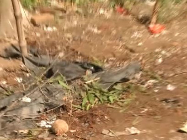 আতঙ্কের আরেক নাম আমডাঙা! সকালে পুলিশের সামনেই বোমাবাজির অভিযোগ আতঙ্কের আরেক নাম আমডাঙা! সকালে পুলিশের সামনেই বোমাবাজির অভিযোগ