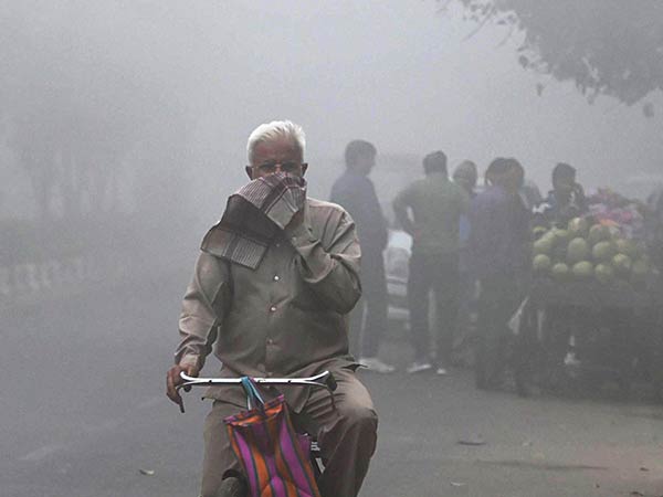 কার্বন নিঃসরণে জোর কার্বন নিঃসরণে জোর