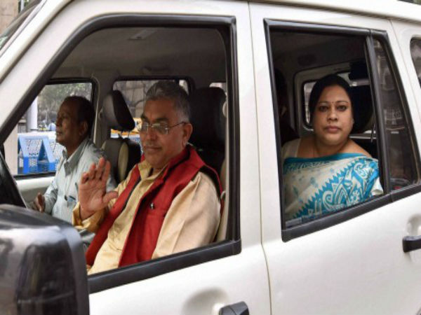 দিল্লিতে রাজ্য বিজেপি সভাপতি! অমিত শাহের জরুরি তলবে জল্পনা দিল্লিতে রাজ্য বিজেপি সভাপতি! অমিত শাহের জরুরি তলবে জল্পনা