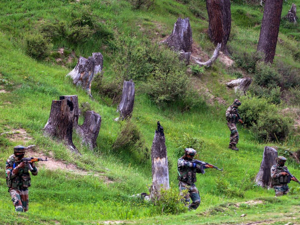 জঙ্গি অনুপ্রবেশ! শহিদ হলেন ১ মেজর-সহ আরও ৩ জওয়ান জঙ্গি অনুপ্রবেশ! শহিদ হলেন ১ মেজর-সহ আরও ৩ জওয়ান