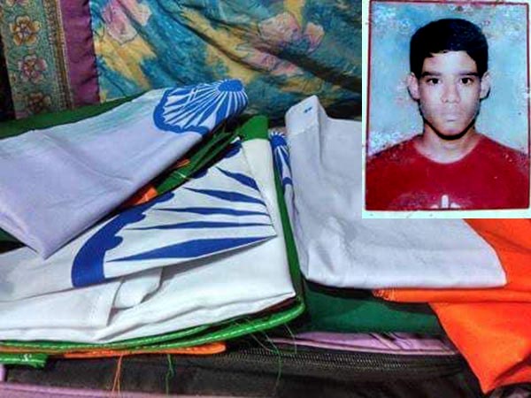 মা ও পুত্রের এমন কাহিনি যাতে চোখে জল চলে আসবে মা ও পুত্রের এমন কাহিনি যাতে চোখে জল চলে আসবে