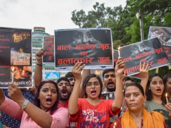 মুজফ্ফফরপুরের ঘটনায় সাসপেন্ড ২৩, হোমে বসছে যন্ত্র মুজফ্ফফরপুরের ঘটনায় সাসপেন্ড ২৩, হোমে বসছে যন্ত্র