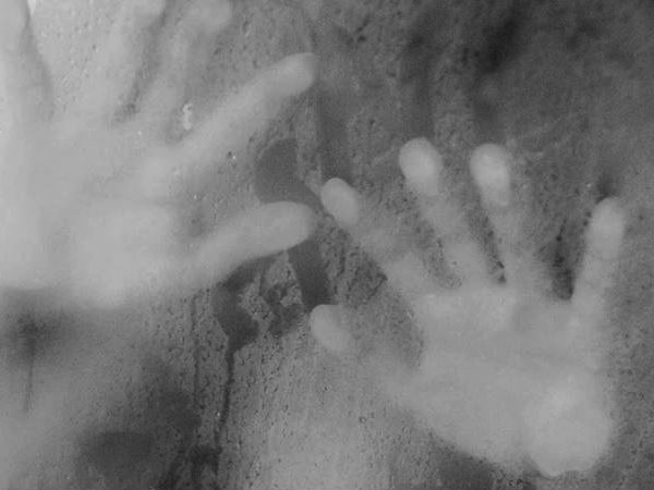 পর্নোগ্রাফি দেখায় ও অস্বাভাবিক যৌন সম্পর্কে বাধ্য করা হত! পর্নোগ্রাফি দেখায় ও অস্বাভাবিক যৌন সম্পর্কে বাধ্য করা হত!