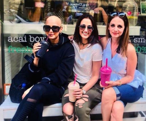 ক্যানসার-যুদ্ধে সোনালীর পাশে বন্ধুরা, ফ্রেন্ডশিপ ডে উপলক্ষ্যে পোস্ট নয়া বার্তা ক্যানসার-যুদ্ধে সোনালীর পাশে বন্ধুরা, ফ্রেন্ডশিপ ডে উপলক্ষ্যে পোস্ট নয়া বার্তা