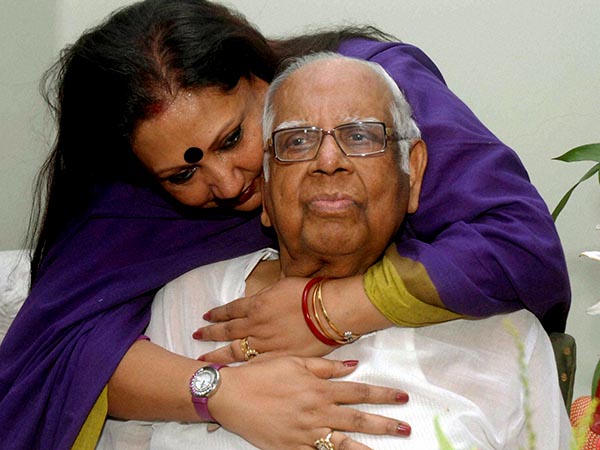 সোমনাথ-প্রয়াণে কেন ব্রাত্য আলিমুদ্দিন, জানালেন অনুশীলা সোমনাথ-প্রয়াণে কেন ব্রাত্য আলিমুদ্দিন, জানালেন অনুশীলা