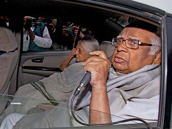 সোমনাথ-প্রয়াণে কেন ব্রাত্য আলিমুদ্দিন, জানালেন অনুশীলা সোমনাথ-প্রয়াণে কেন ব্রাত্য আলিমুদ্দিন, জানালেন অনুশীলা