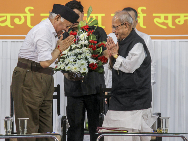 আরএসএসের অনুষ্ঠানে প্রণব আরএসএসের অনুষ্ঠানে প্রণব