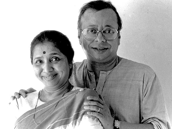 প্রেম এগোতে থাকে প্রেম এগোতে থাকে