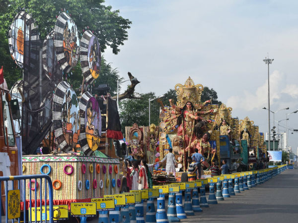 মমতার পুজোর ‘চাঁদা’ ২৮ কোটি! এবার রেড রোডে দুর্গা-কার্নিভাল হবে ২৩ অক্টোবর মমতার পুজোর ‘চাঁদা’ ২৮ কোটি! এবার রেড রোডে দুর্গা-কার্নিভাল হবে ২৩ অক্টোবর