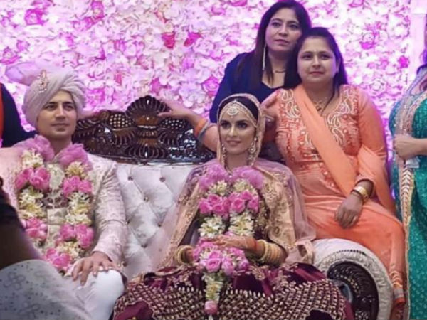 বলিউডে ফের বিয়ের সানাই! সাতপাকে বাঁধা পড়লেন একতা-সুমিত বলিউডে ফের বিয়ের সানাই! সাতপাকে বাঁধা পড়লেন একতা-সুমিত