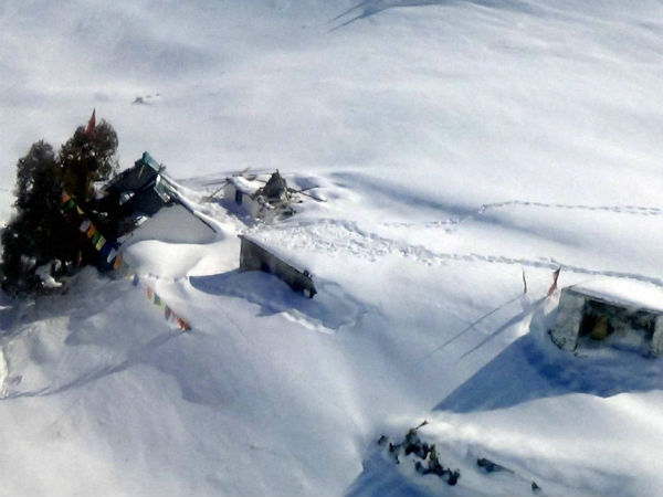 সেপ্টেম্বরেই ৪ ফুট বরফের তলায় লাহুল-স্পিতি! খোঁজ মিলল নিখোঁজ ৪৫ আইআইটি পড়ুয়ার সেপ্টেম্বরেই ৪ ফুট বরফের তলায় লাহুল-স্পিতি! খোঁজ মিলল নিখোঁজ ৪৫ আইআইটি পড়ুয়ার