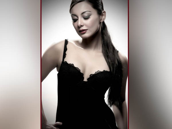 মিনিশা লাম্বা মিনিশা লাম্বা